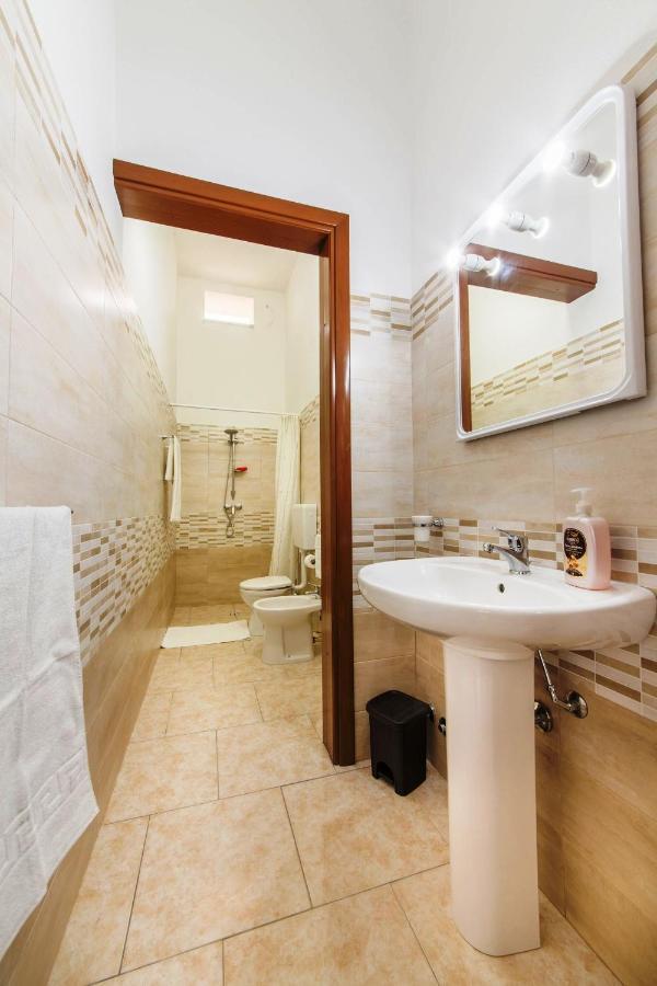 Villa Silvia Luxury Residence 타비아노 외부 사진